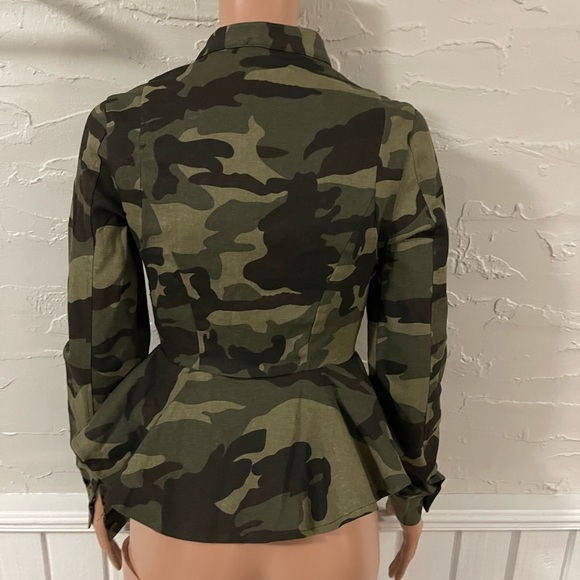 Voila peplum camo jacket - Picture 4 of 8